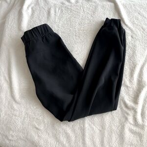 Lululemon black joggers mid rise